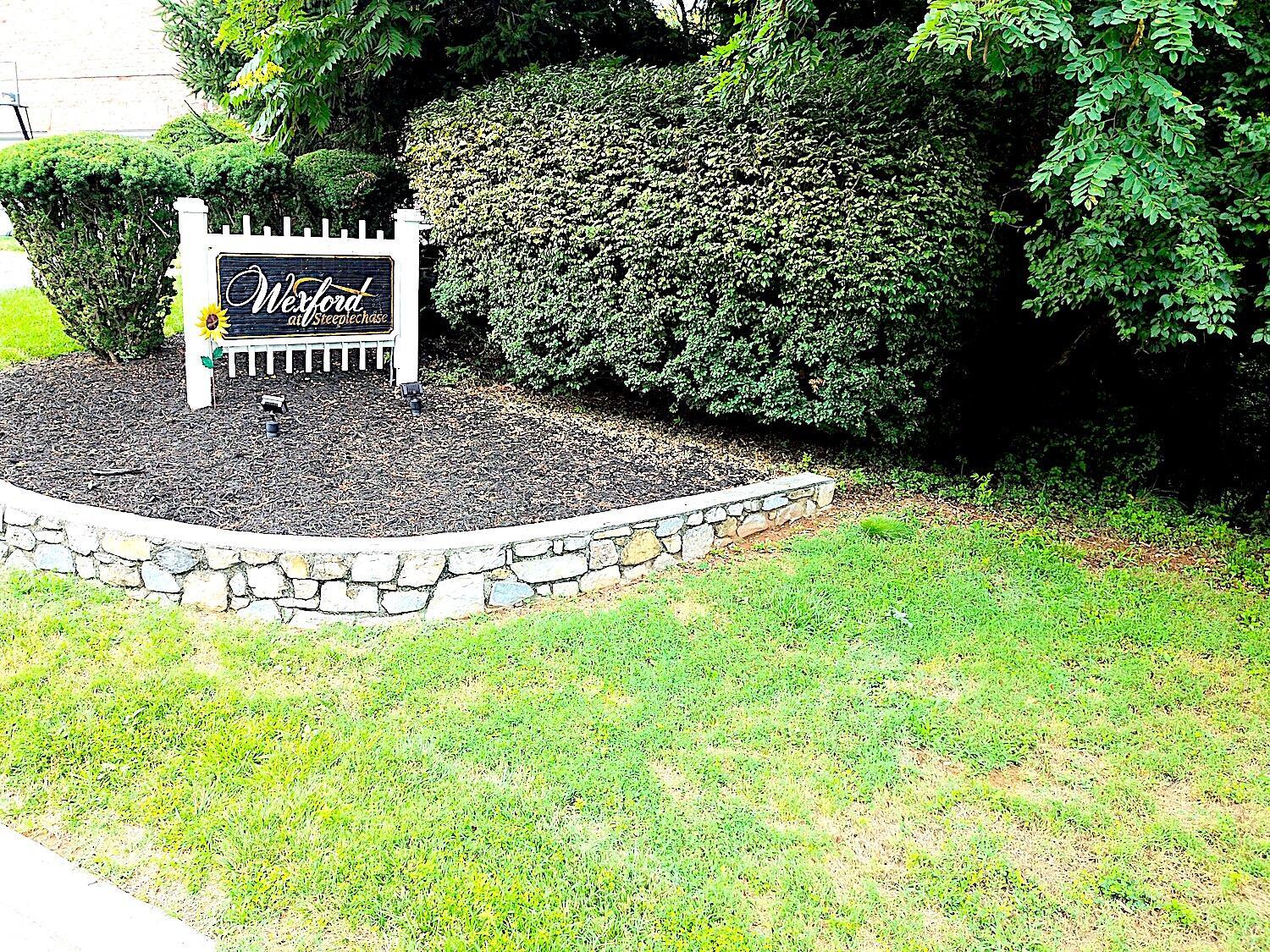 Image 1: Front Stratford Way