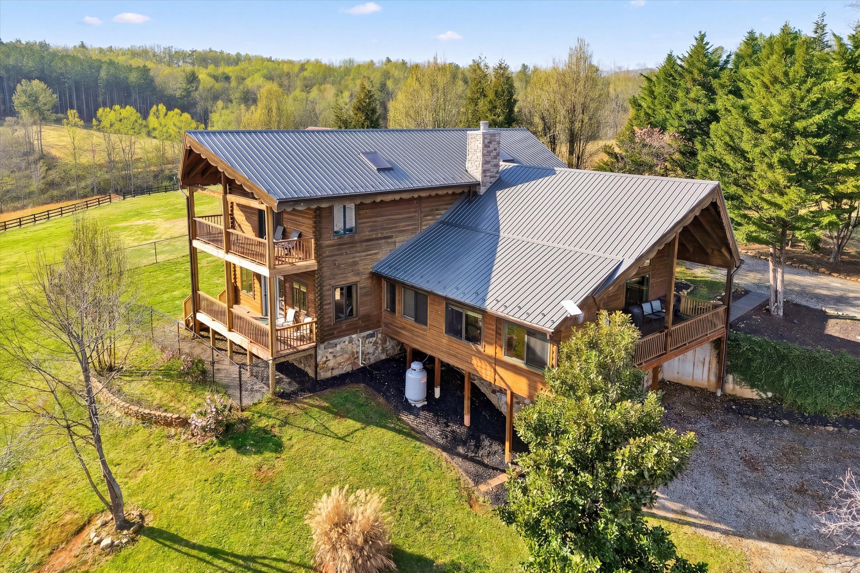 Image 3: 2972 Algoma Road
