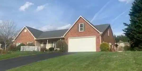 48 Highfield LN