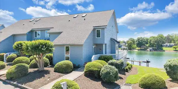 266 BLARNEY STONE CT