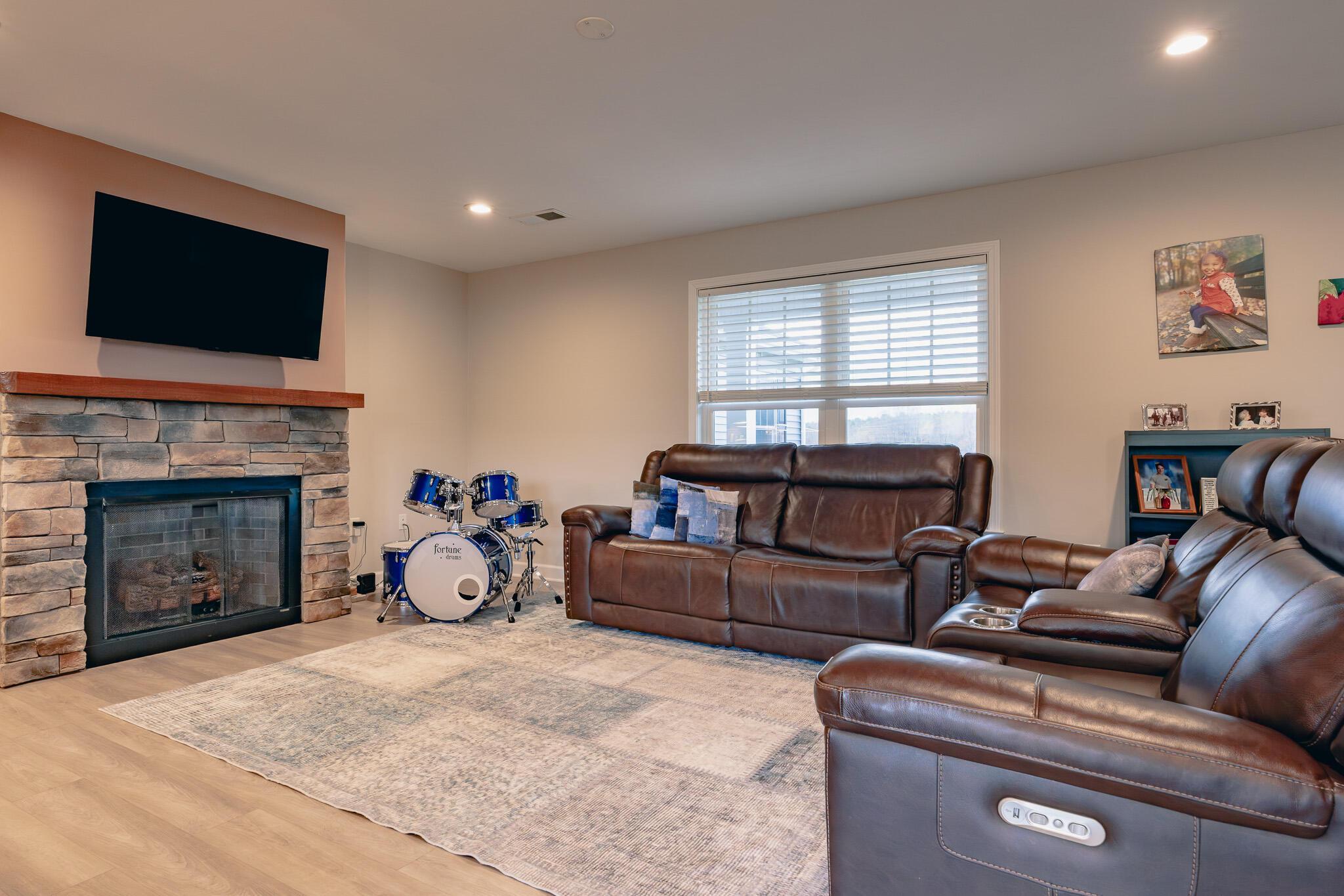Image 3: Family Room