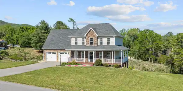 250 Thornblade WAY