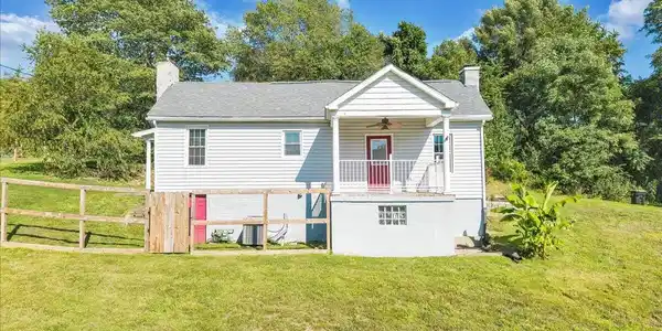 2812 Webster RD