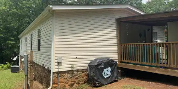 Image 3: side of house