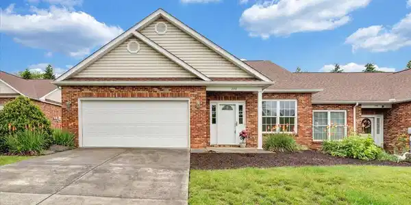 202 Cypress CT