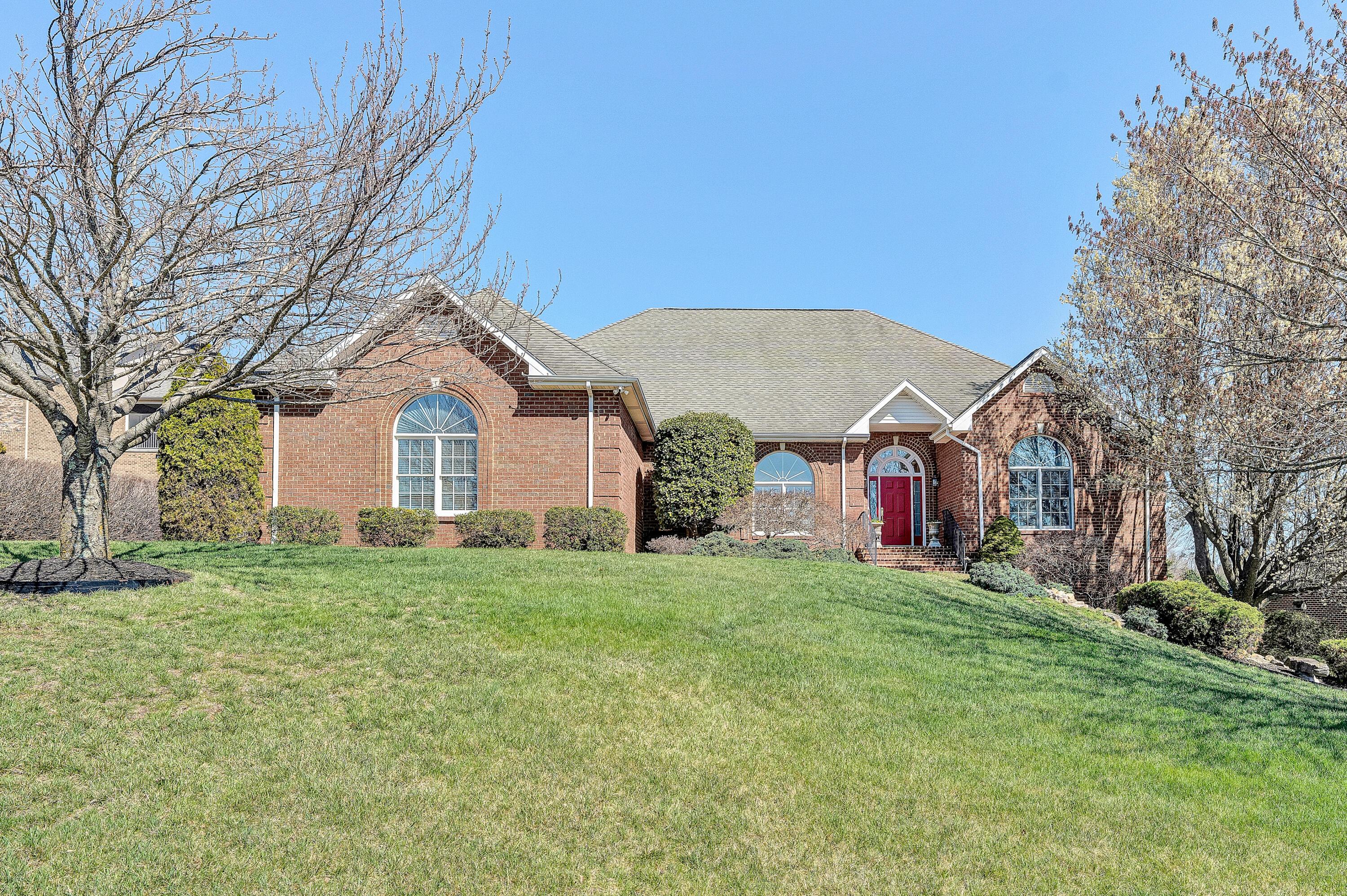 Image 4: Front - 232 Savannah CT