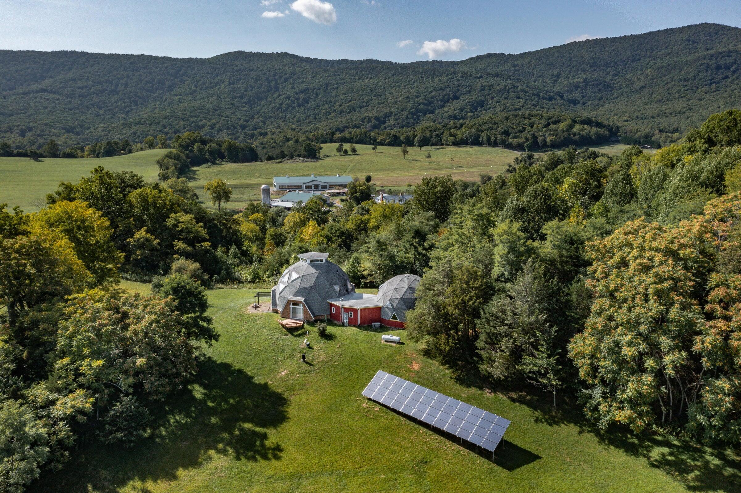 Image 2: 2 4745 Plank Rd