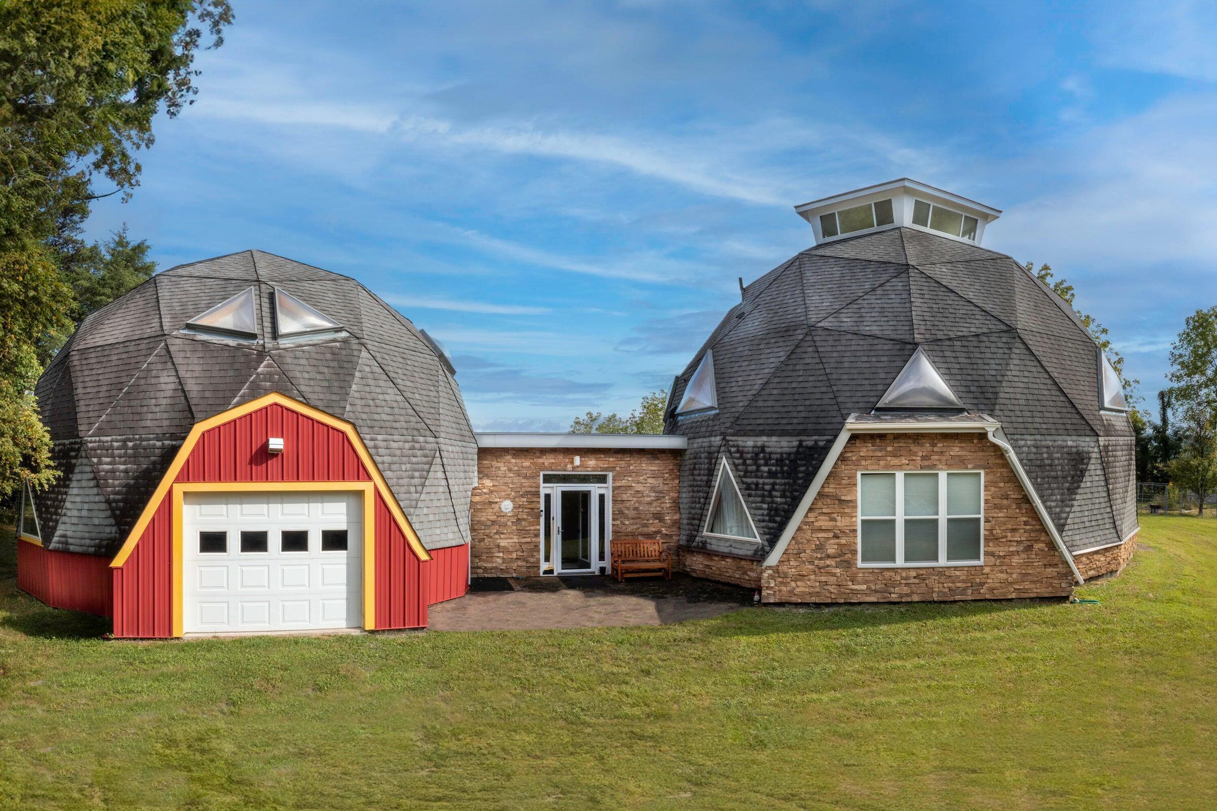 Image 4: 4 4745 Plank Rd