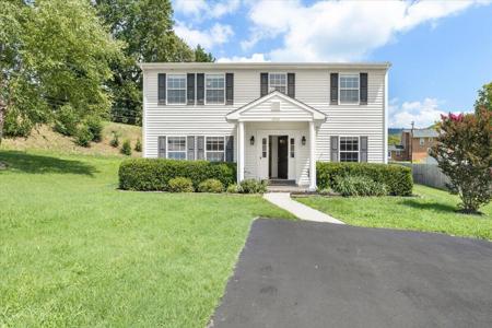 2956 Stonebridge CIR
