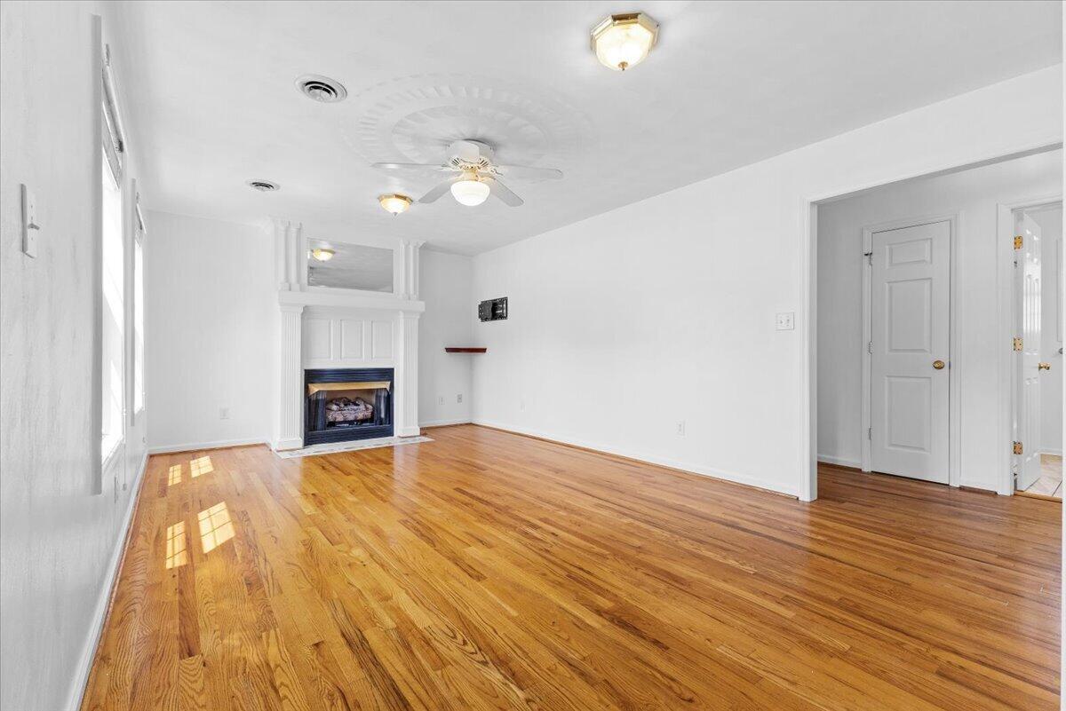 Image 3: 05-2956 Stonebridge Cir-5