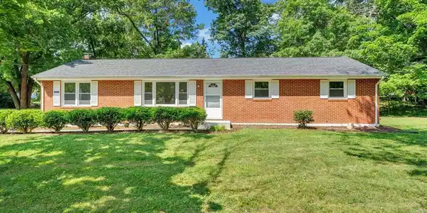 533 Oak DR
