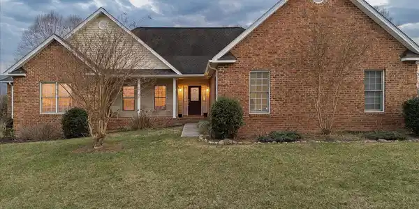 360 Maple Ridge LN