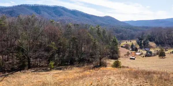 Image 4: 3.44 acres
