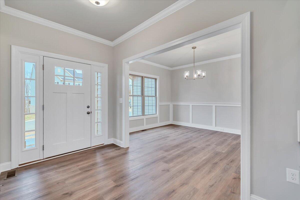 Image 2: 2. Entry