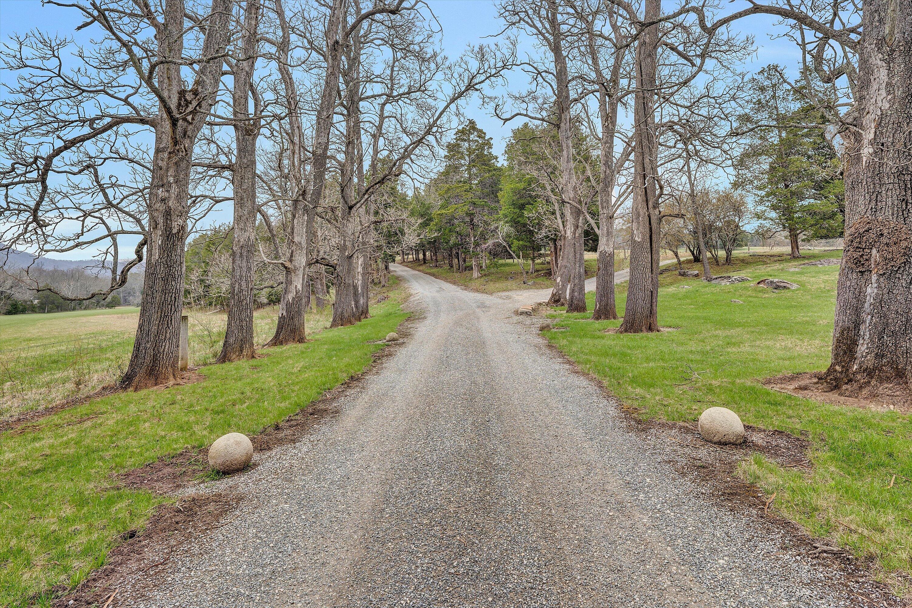 Image 2: 139-SGP-08323