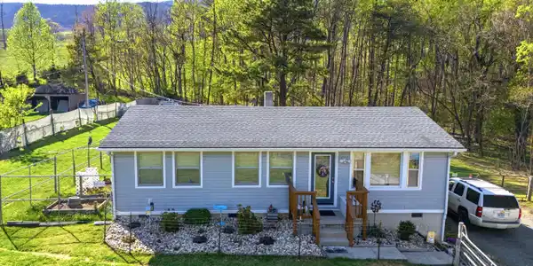 1520 Little Catawba Creek RD