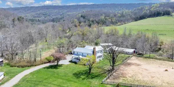 16 Huffman Store DR