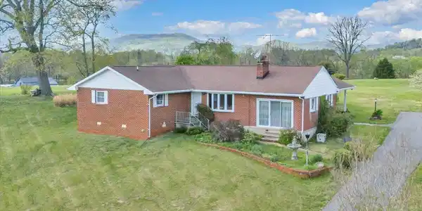 4315 W Lynchburg Salem Tpke