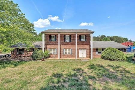 1441 Dickerson RD