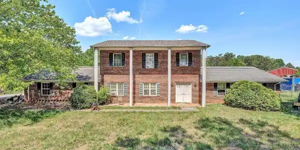 1441 Dickerson RD