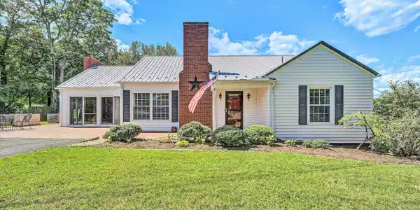 4037 Timber Line RD