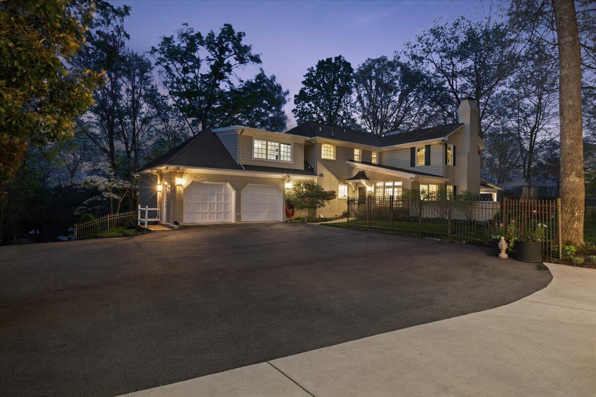 Image 4: 108-6522 Fairway Forest Dr-108