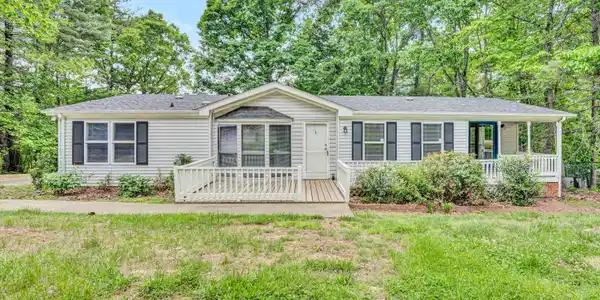 705 GLEN DR