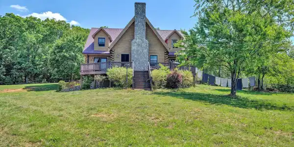 180 Thompson Ridge CIR
