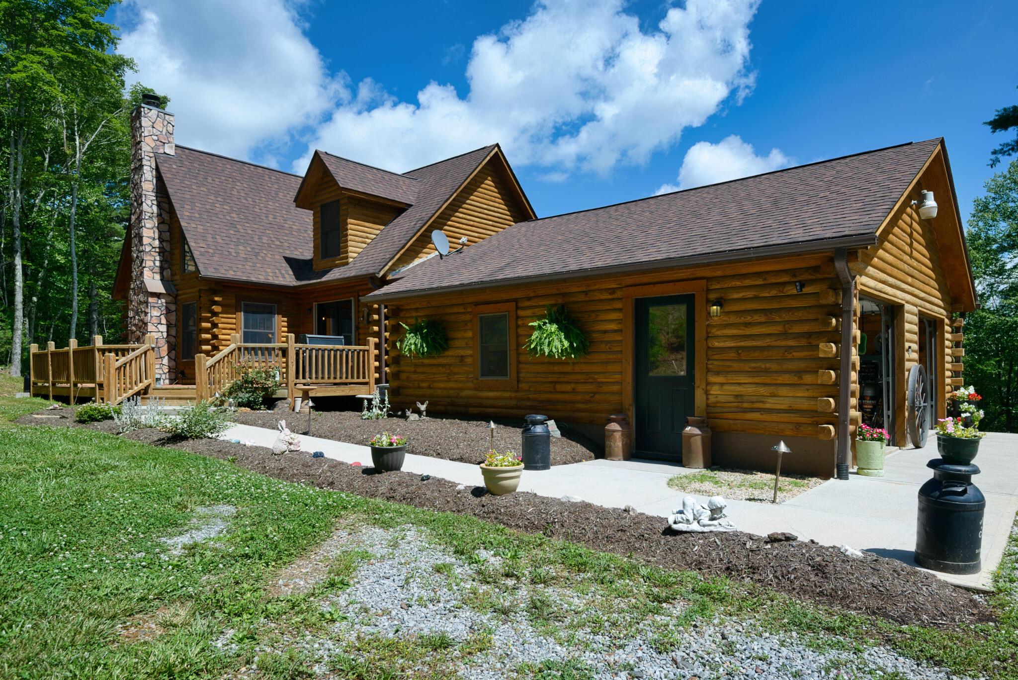 Image 1: 3BR, 2BA on 13.33 acres