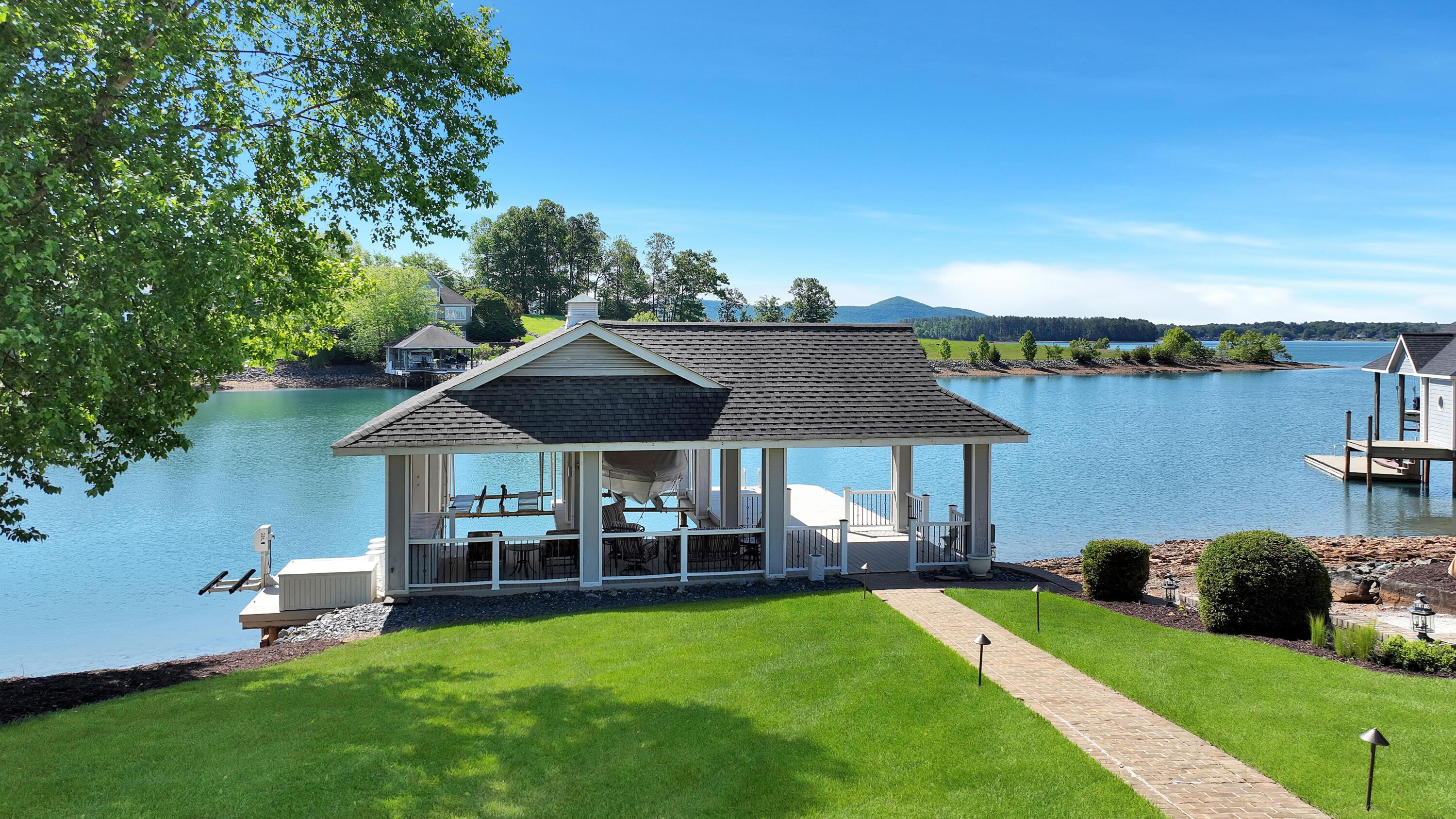 Image 4: Dock