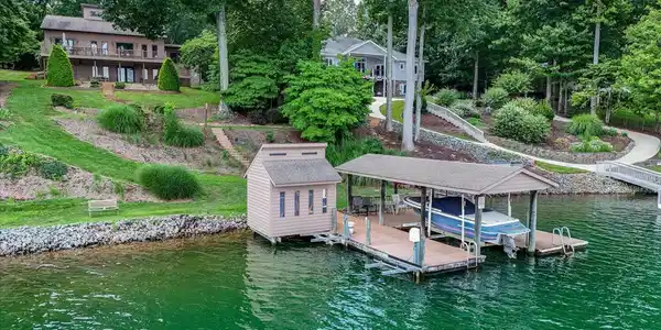 1196 Jefferson Dock RD