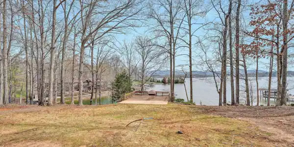 136 Belle Isle RD