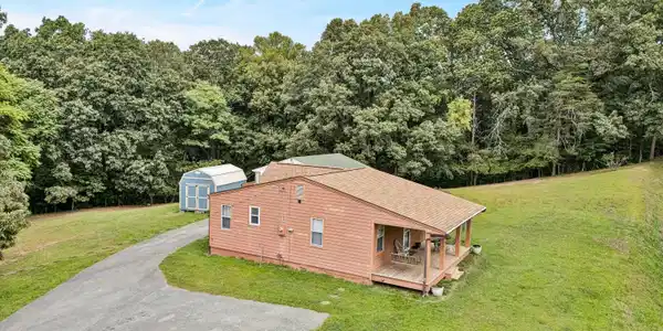 748 Shafer LN