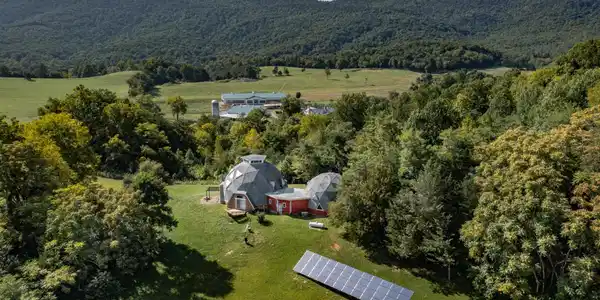 Image 2: 2 4745 Plank Rd
