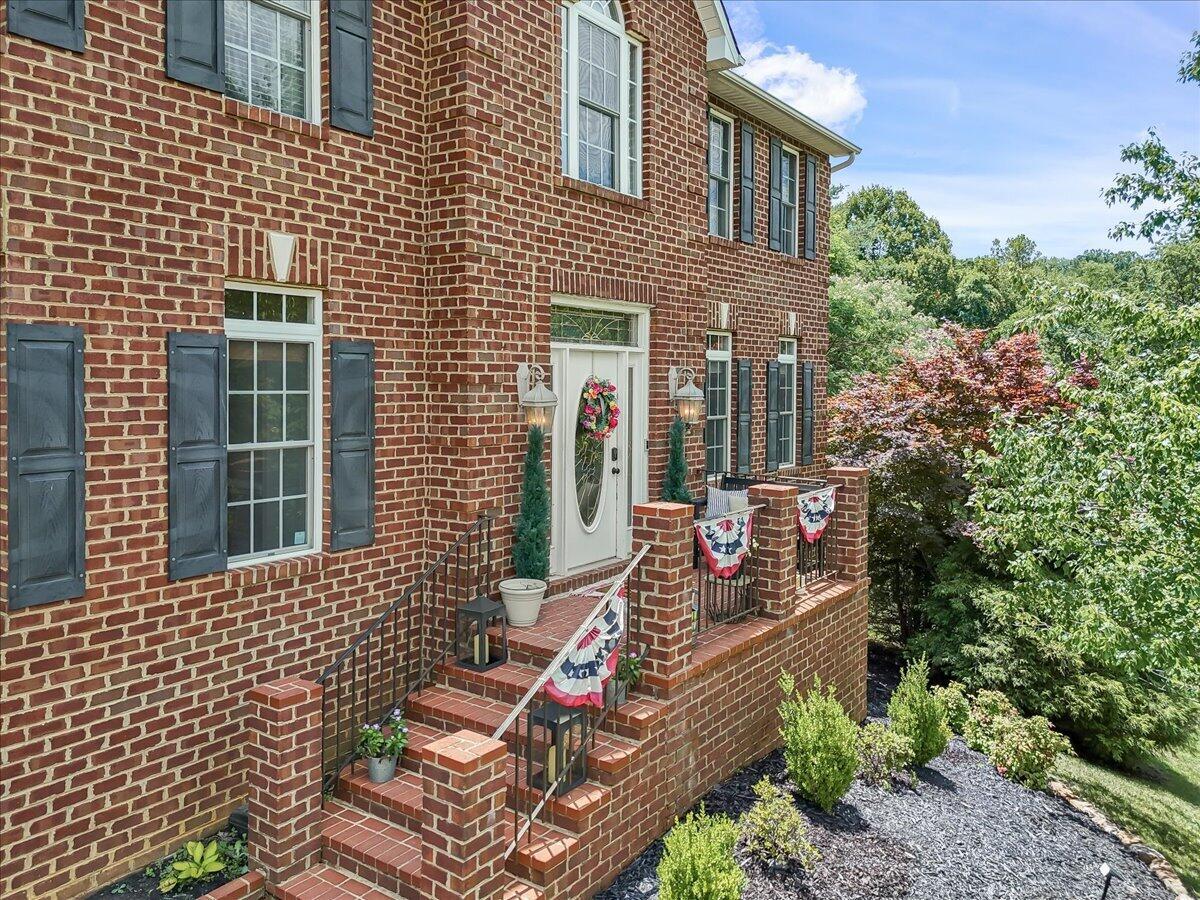 Image 4: 04-5306 Dresden Cir-4