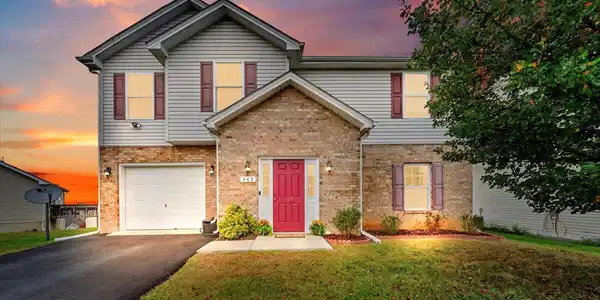 445 Chelsea Loop