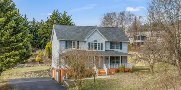175 Wellington LN