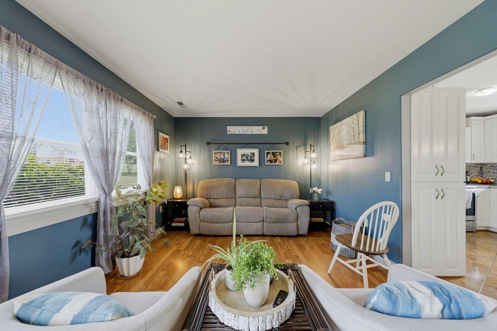 Image 4: 4-web-or-mls-108-piccadilly-ct