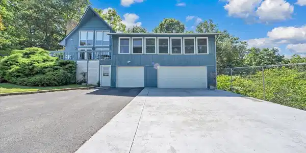 581 Idle Acres RD