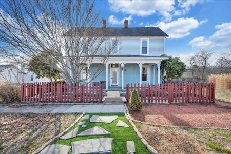 8 Middle, ST