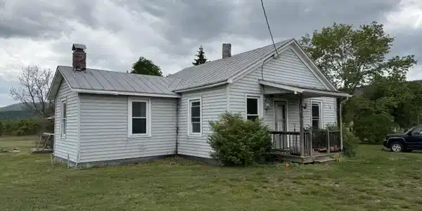 702 Alleghany AVE