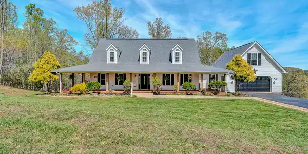 1087 Strawberry Hill CT