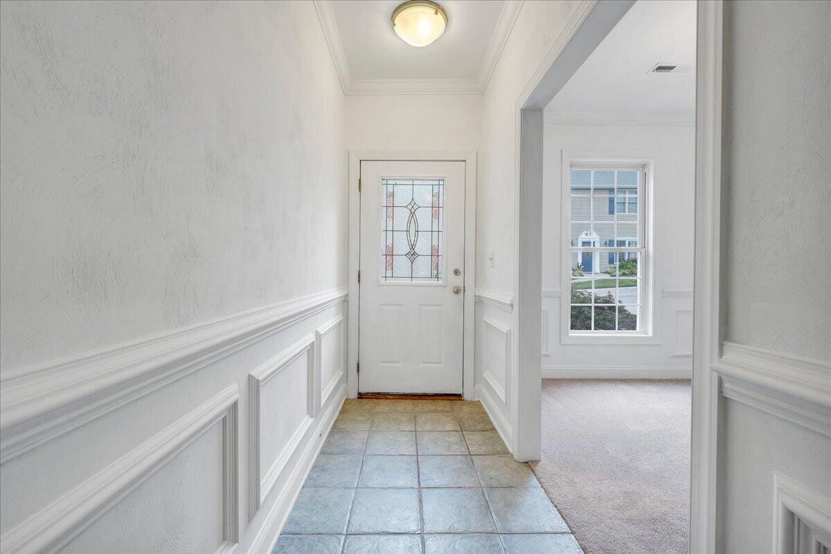 Image 3: Entry