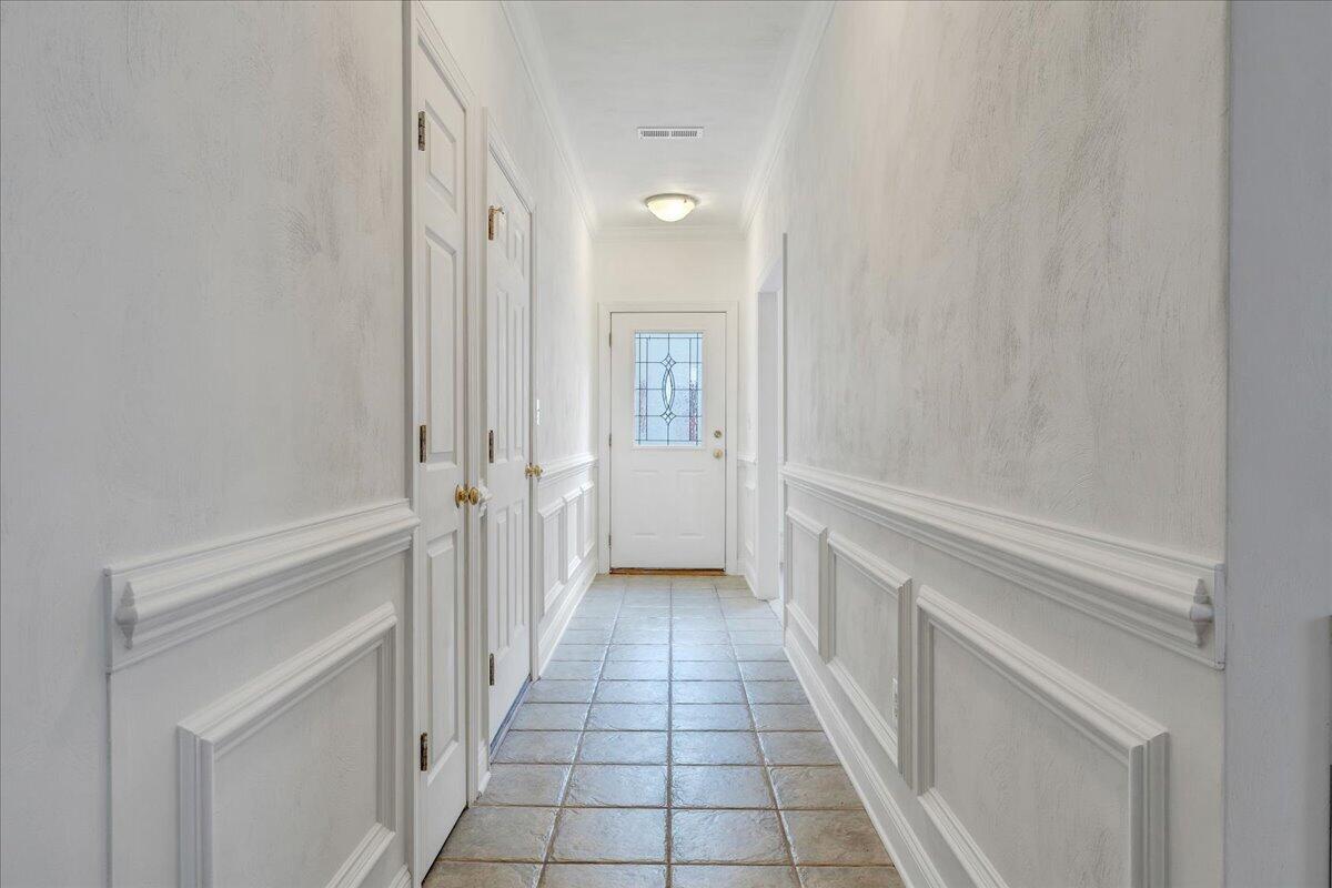 Image 4: Entry