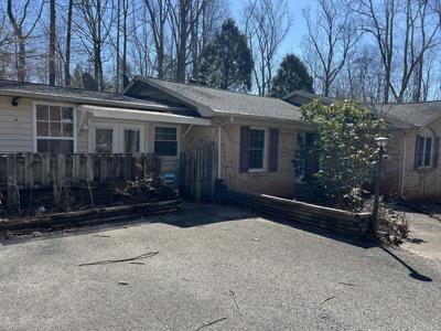 181 Oakdale DR