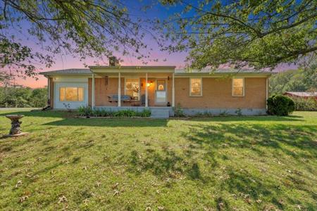 1208 Thomas Chapel LN
