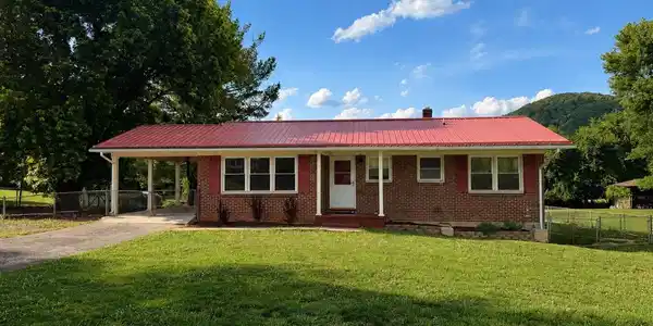 410 Winding WAY