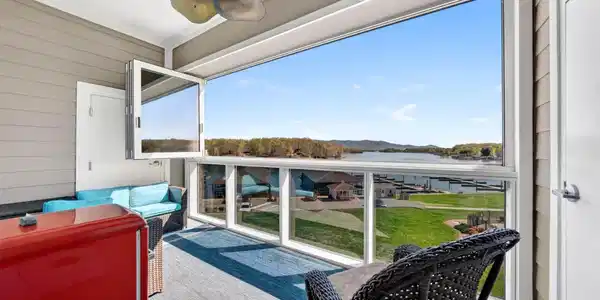 Image 4: Waterfront Balcony