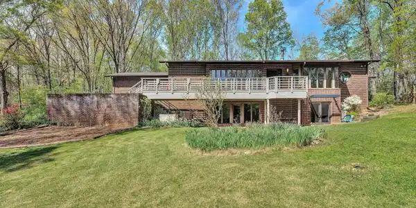 1124 Old Hollow RD