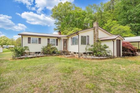 93 Forest AVE